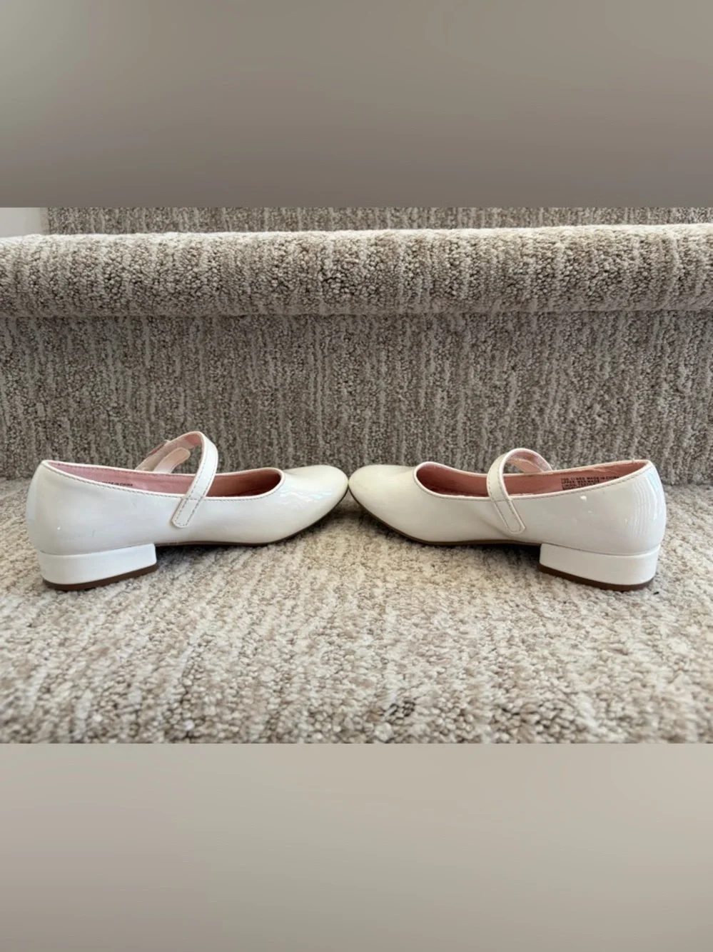 Jumping Beans white Sydni Toddler Girls' Dress Shoes. Size 11 toddler.